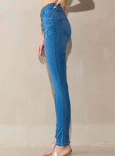 Load image into Gallery viewer, Zero Skinny Jeans
